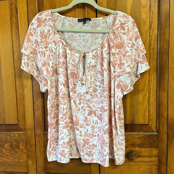 Adrienne Vittadini Peach/White Floral Cropped Boxy Flutter Sleeve Boho Rayon 2X - Picture 2 of 9